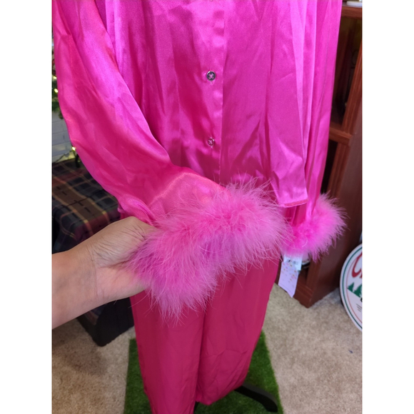 Women's Pink Satin PJ set With Fluff Fuzzy Sleeves Size Large - Picture 4 of 16